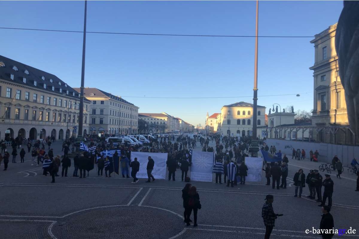 Μόναχο: Διαδήλωση Ελλήνων ομογενών κατά της βράβευσης Τσίπρα 4