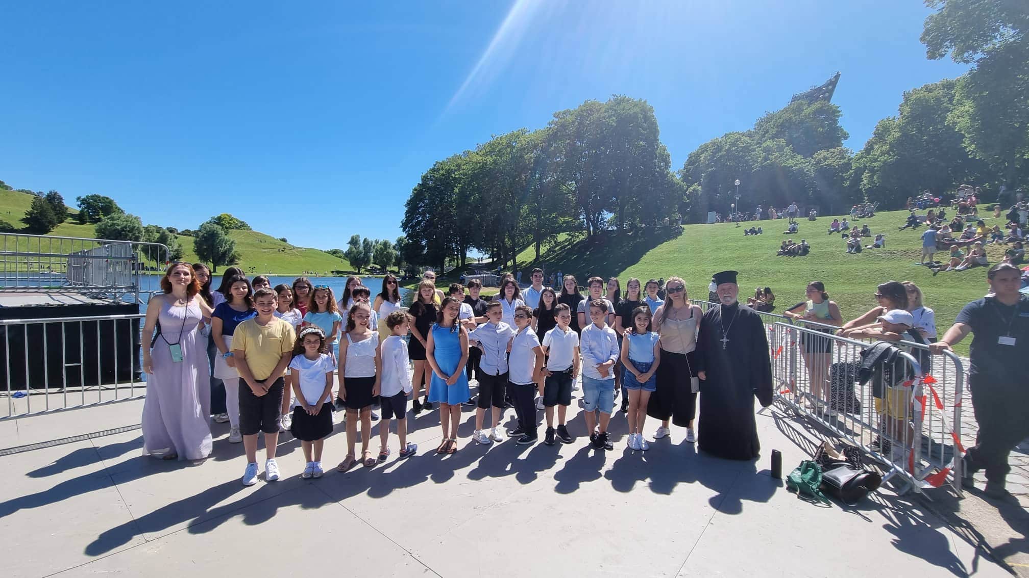 Η Γαλανόλευκη Ελληνική Σημαία πρώτη στην παρέλαση στο Μόναχο