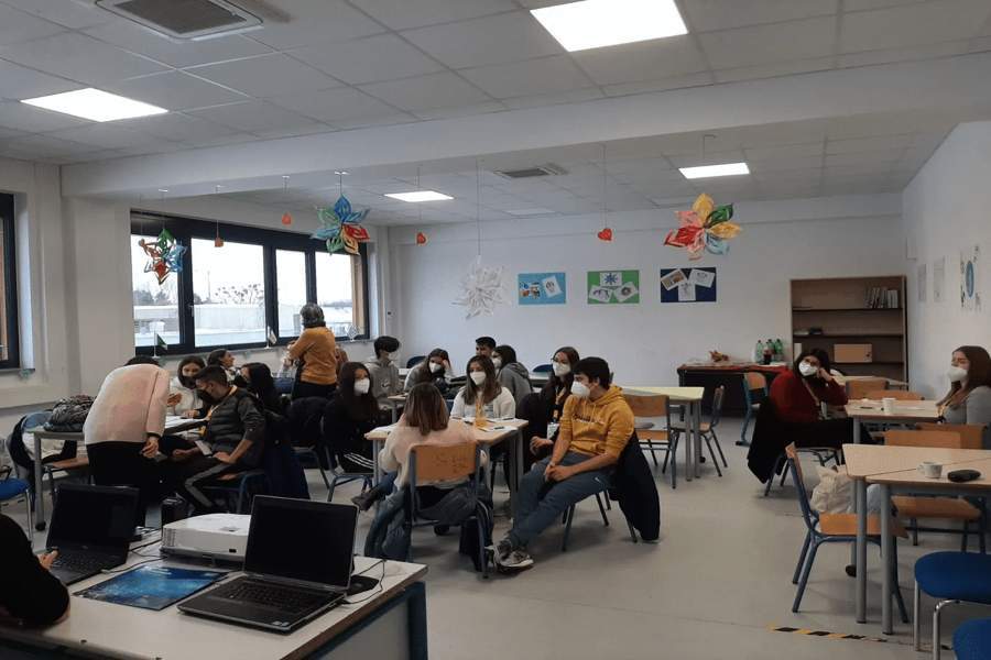 BE COOL, STAY AT SCHOOL: Ελληνικό Λύκειο Μονάχου (Erasmus+) 1